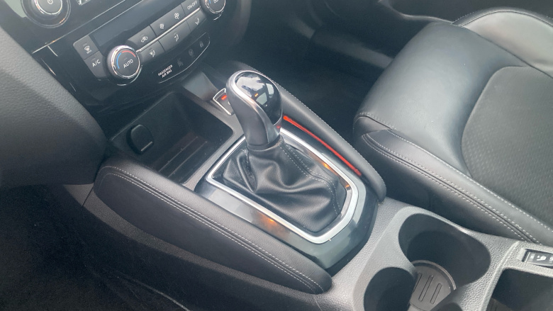 Nissan Qashqai 1.3 DiG-T 160 Tekna 5dr DCT Petrol Hatchback